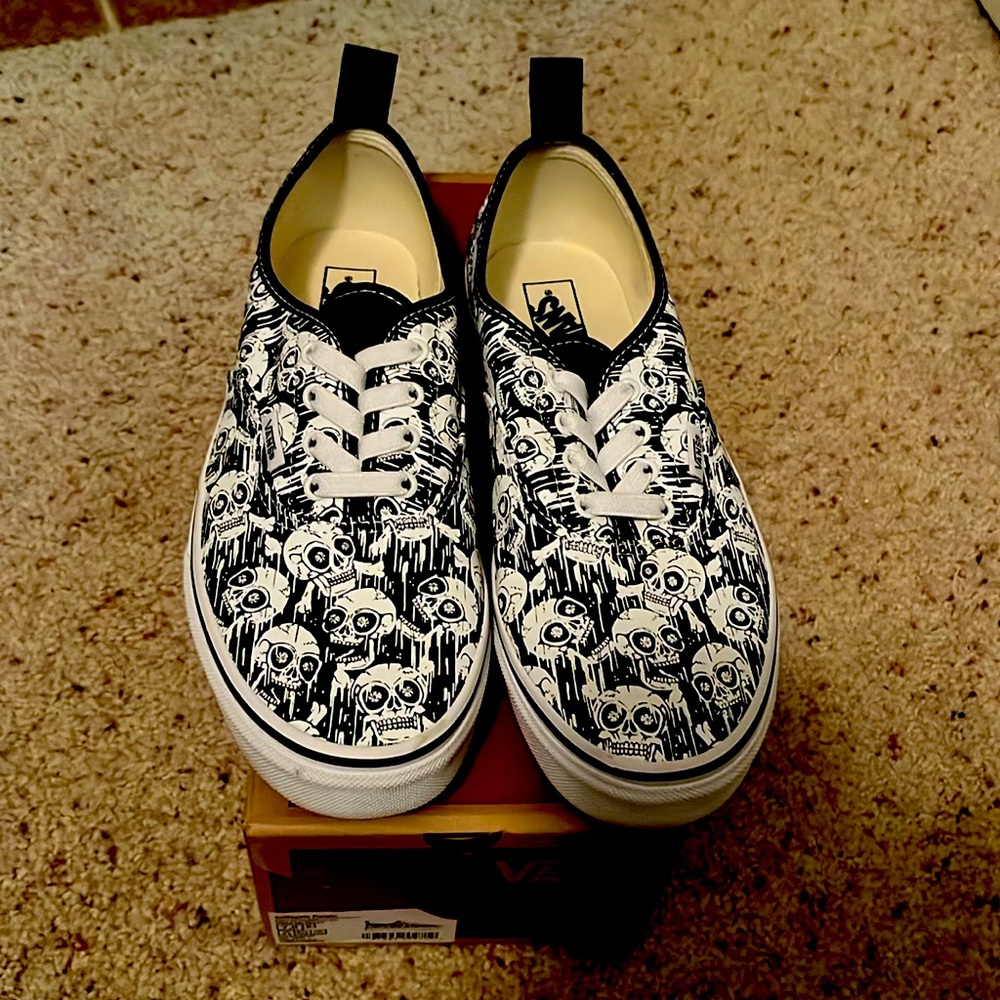 Vans skull glow in the dark women’s 8